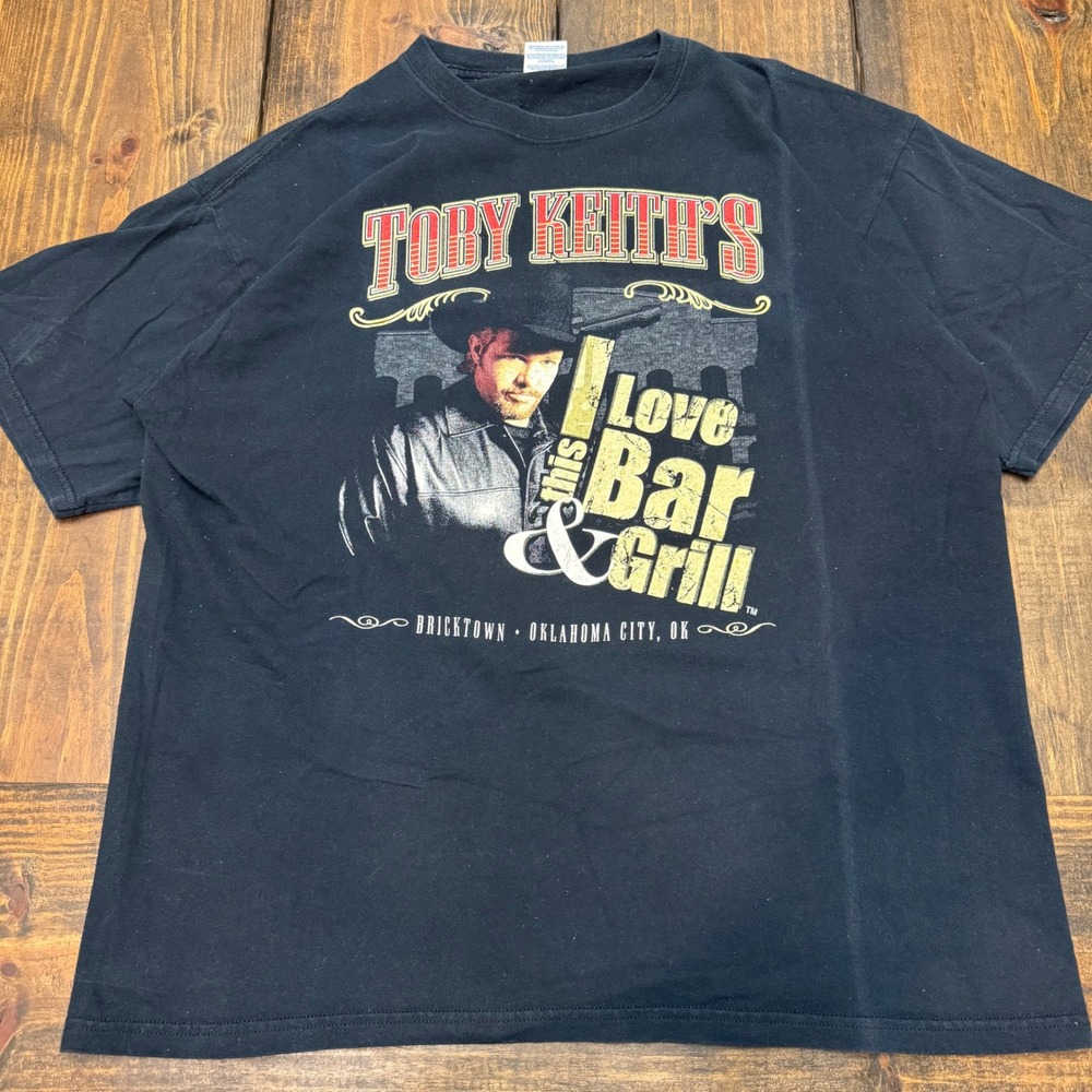 Vintage Toby Keith I Love This Bar & Grill OKC Bricktown Graphic Shirt‎ Mens XL